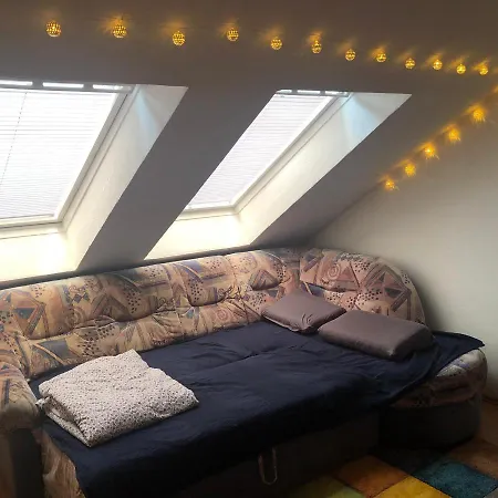 Home Sweet Home - Grosses Schlafsofa Homestay